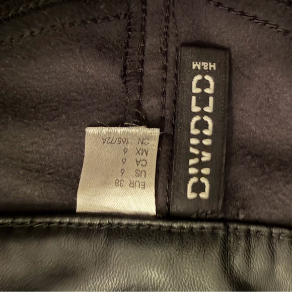 Women's Divided by H&M Faux Leather Black Size 6 Jeans - Picture 3 of 6